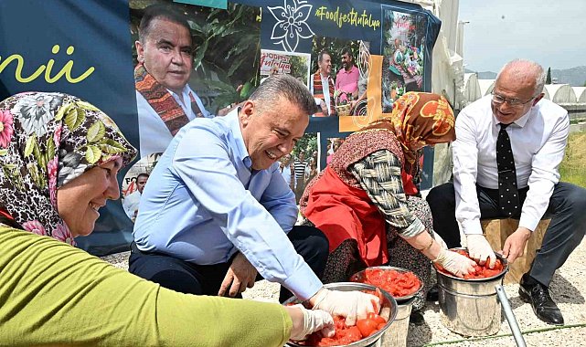 Antalya'da FoodFest'in hasat durağı Kumluca oldu
