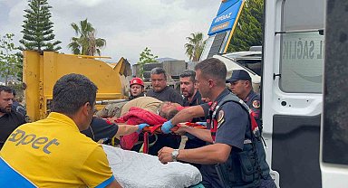 Antalya'da freni patlayan zift yüklü kamyon ortalığı savaş alanına çevirdi