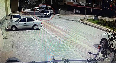Antalya'da otomobille çarpışan motosiklet sürücüsü havada taklalar attı