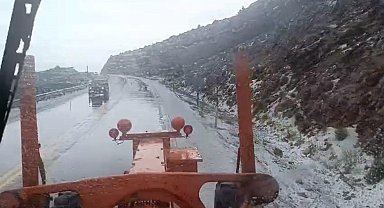 Antalya'ya dolu yağdı: Alacabel beyaza büründü