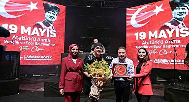 Antalyalılar 19 Mayıs'ta tek yürek oldu