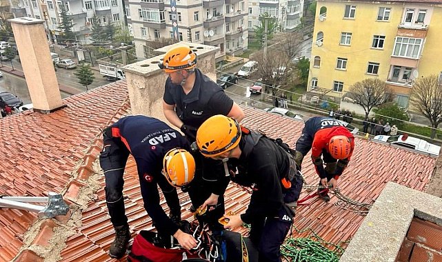 Apartman boşluğuna düşen iki çocuk AFAD ekipleri tarafından kurtarıldı