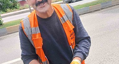 Araç motorunda doğan yavru kedileri itfaiye ekipleri kurtardı