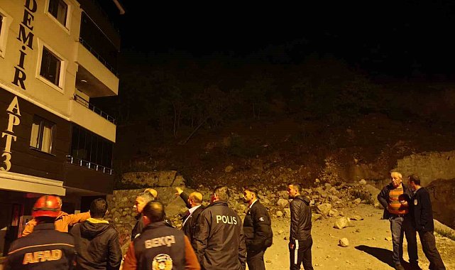 Ardanuç'ta heyelan korkuttu