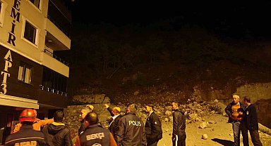 Ardanuç'ta heyelan korkuttu