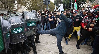 Arjantin'de emeklilerden "maaş" protestosu: Çok sayıda kişi yaralandı