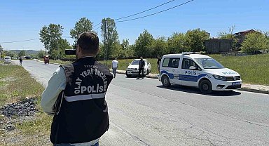 Arnavutköy'de alacaklı oldukları kişinin önünü kesip kurşun yağdırdılar