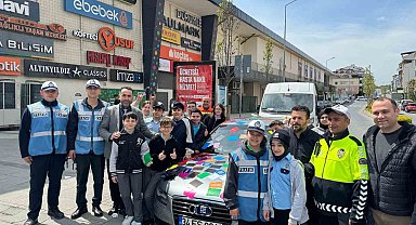 Arnavutköy'de trafik farkındalığına etiketli uyarı: "Öncelik yayanın, öncelik hayatın"