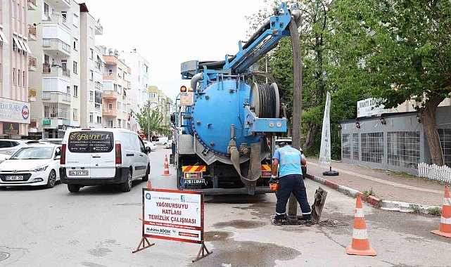 ASAT'ın ana arter ve bulvarlarda yağmur suyu hattı temizliği sürüyor