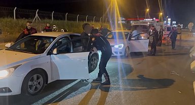 Asayiş uygulamasında ruhsatsız 4 tabanca ele geçirildi