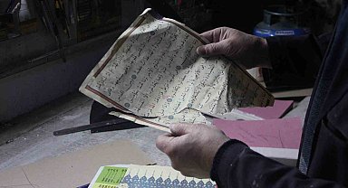 Aşınmış kitaplara 45 yıldır hayat veriyor