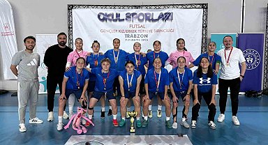 Asiye Ağaoğlu Anadolu Lisesi Kız Futsal Takımı, dünya kupası yolcusu