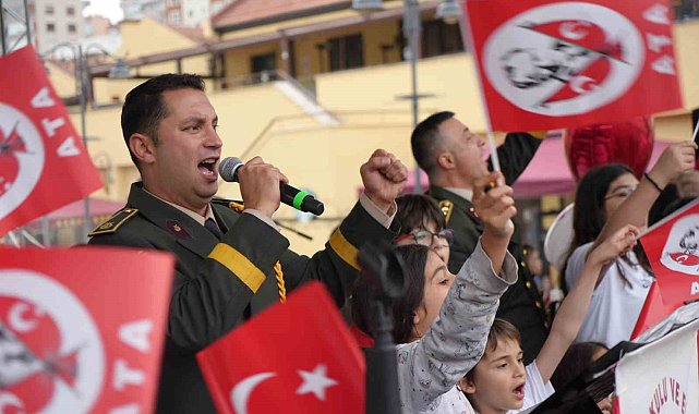 Askeri bandonun, Sefo'nun "Bilmem mi" performansı beğeni topladı