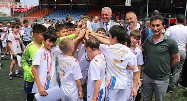 Atakum Belediyesi'nin düzenlendiği ilkokullar arası futbol turnuvası sona erdi