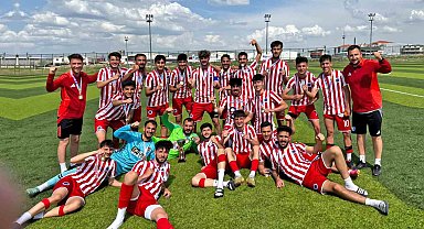 Atatürk Üniversitesi futbol takımı şampiyon olarak Süper Lig'e yükseldi