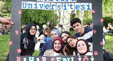Atatürk Üniversitesi'nde bahar şenliği büyük bir coşkuyla tamamlandı