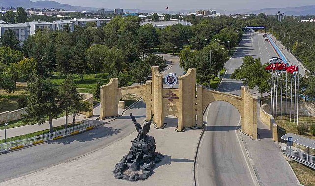 Atatürk Üniversitesinden DUS'ta büyük başarı