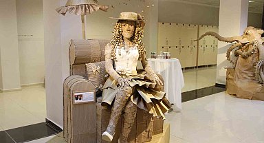 Atık kartonlardan sanat eseri: Üniversitelilerden ilgi çeken sergi