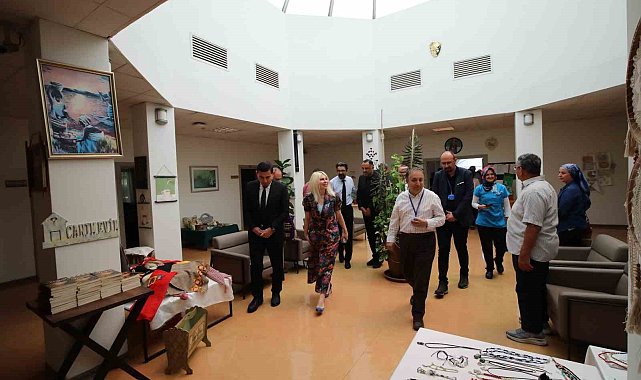 AÜ'de hastalara uygulamalı atölyelerde tarım ve sanatla terapi