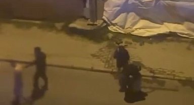 Avcılar'da dehşet anları kamerada: Kadını tekme tokat darbettiler
