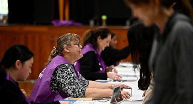 Avustralya halkı sandık başında