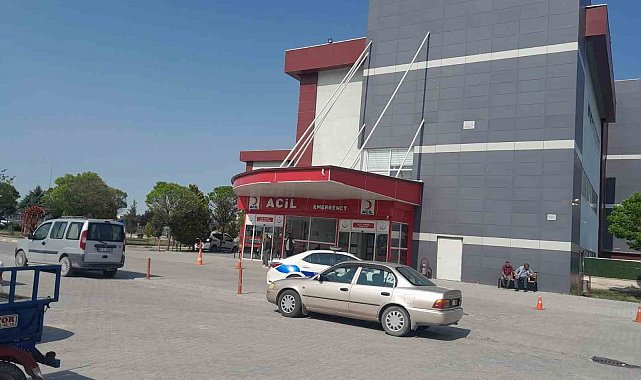 Ayağı makineye sıkışan işçi yaralandı
