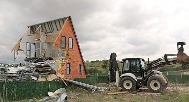 Ayaş'ta kaçak yapılar yıkılıyor