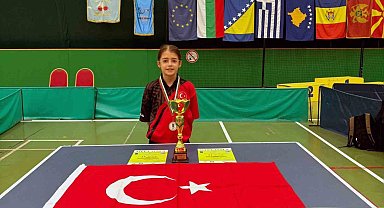Aybige'den Milli forma ile 3 madalya