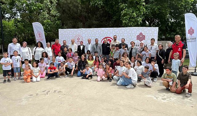Aydın'da burs alan çocuklara şenlikli sürpriz