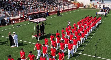 Ayvalık'ta 19 Mayıs coşkusu törenle kutlandı