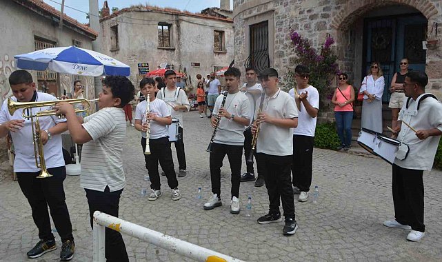 Ayvalık'ta Küçükköy Teferic Şenlikleri coşkusu
