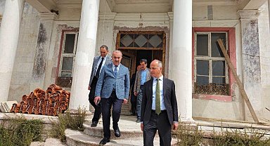 Ayvalık'ta Tarihi Kız Meslek Lisesi'nin restorasyonu sürüyor