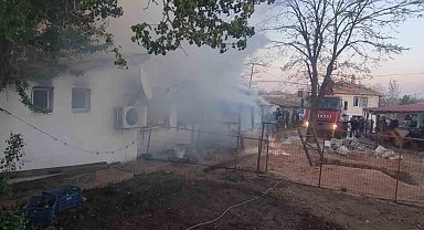 Babaeski'de köy evinde yangın