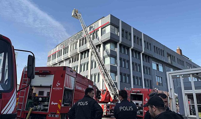 Bağcılar'da tekstil fabrikasında çıkan yangın korkuttu