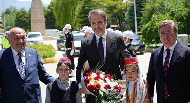 Bakan Bayraktar Erzincan'da