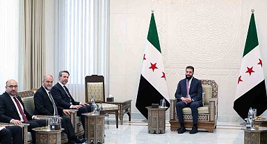 Bakan Bayraktar, Şam'da Şara ile görüştü