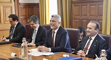 Bakan Bolat, İngiliz mevkidaşı Reynolds ile görüştü