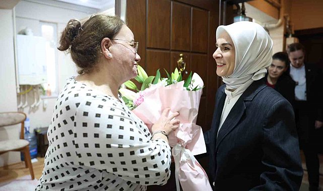 Bakan Göktaş'tan devlet korumasındaki çocukların gönüllü annesi Gürel'e Anneler Günü ziyareti