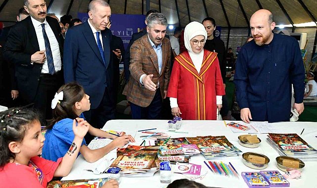 Bakan Yardımcısı Zafer Tarıkdaroğlu, Cumhurbaşkanı Erdoğan'a Etnospor Festivali'nde eşlik etti