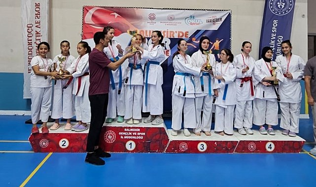 Balıkesir'de karate rüzgârı esti, il seçmeleri nefes kesti