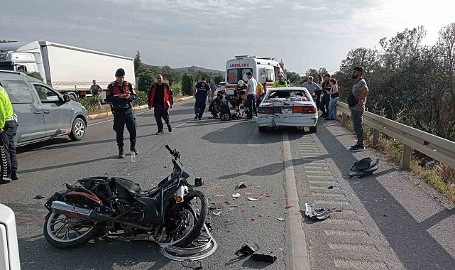 Balıkesir'de motosiklet ile otomobil çarpıştı: 2 yaralı