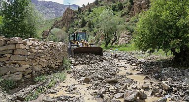 Başkale'de sağanak sonucu taşkın meydana geldi