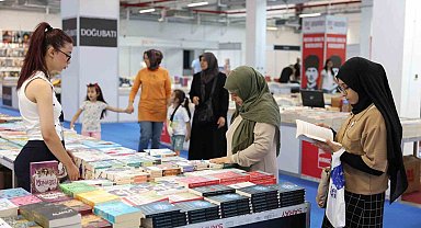 Başkan Çerçioğlu sevilen yazarları Aydınlılar ile buluşturmaya devam ediyor