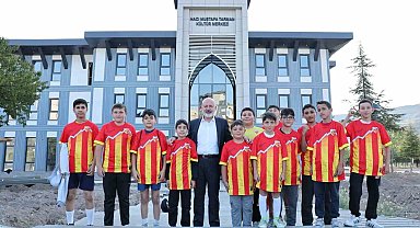 Başkan Çolakbayrakdar: "Şehrimizin en eşsiz merkezi, 7'den 70'e herkesin vazgeçilmezi olacak"