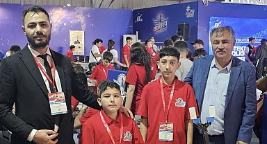 Başkan Pütün, Beyağaçlı öğrencileri KKTC TEKNOFEST'te yalnız bırakmadı