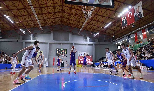 Basketbol U16 Türkiye Şampiyonası rüzgarı Denizli'de esti