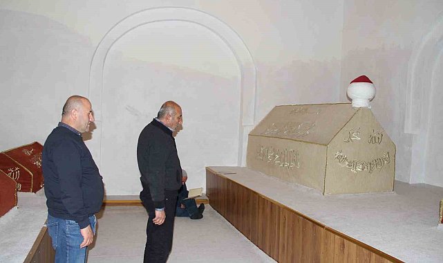 Batı Karadeniz'in fatihi Emir Karatekin Bey'in kabri asırlardır ziyaretçilerini ağırlıyor