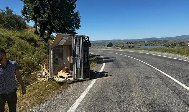 Batman'da kamyonet yan yattı: 2 yaralı
