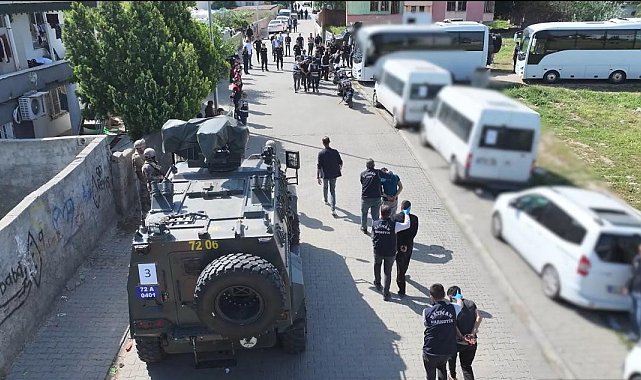 Batman'da zehir tacirlerine büyük darbe: 15 adrese eş zamanlı baskın, 18 tutuklama