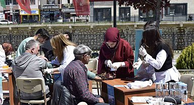 Bayburt'ta 'Hipertansiyon Günü' kapsamında vatandaşların tansiyonları ölçüldü